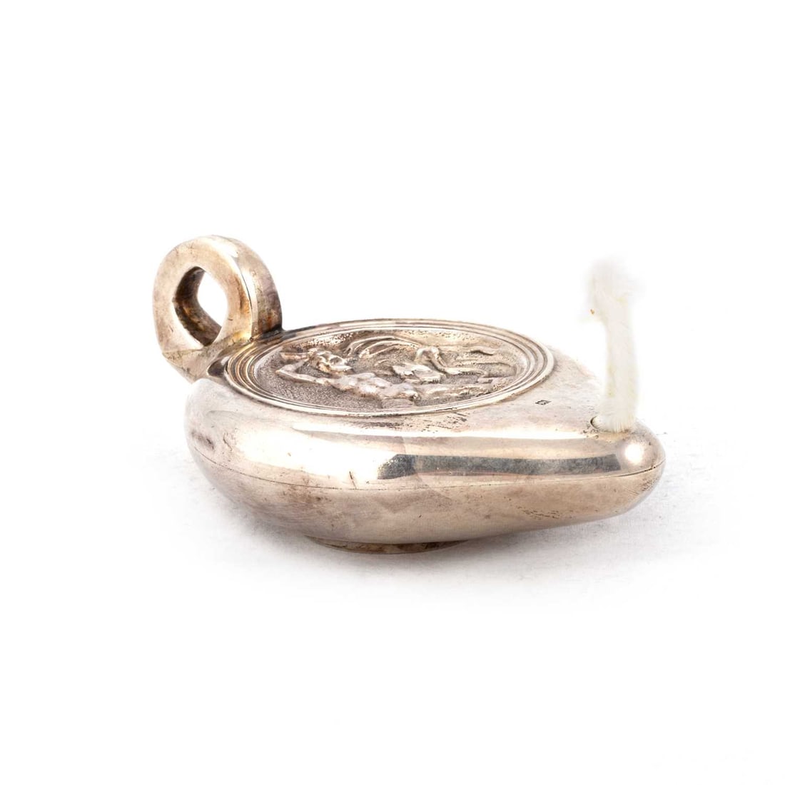 AN EDWARDIAN SILVER PERPETUAL TABLE LIGHTER (1 of 2)