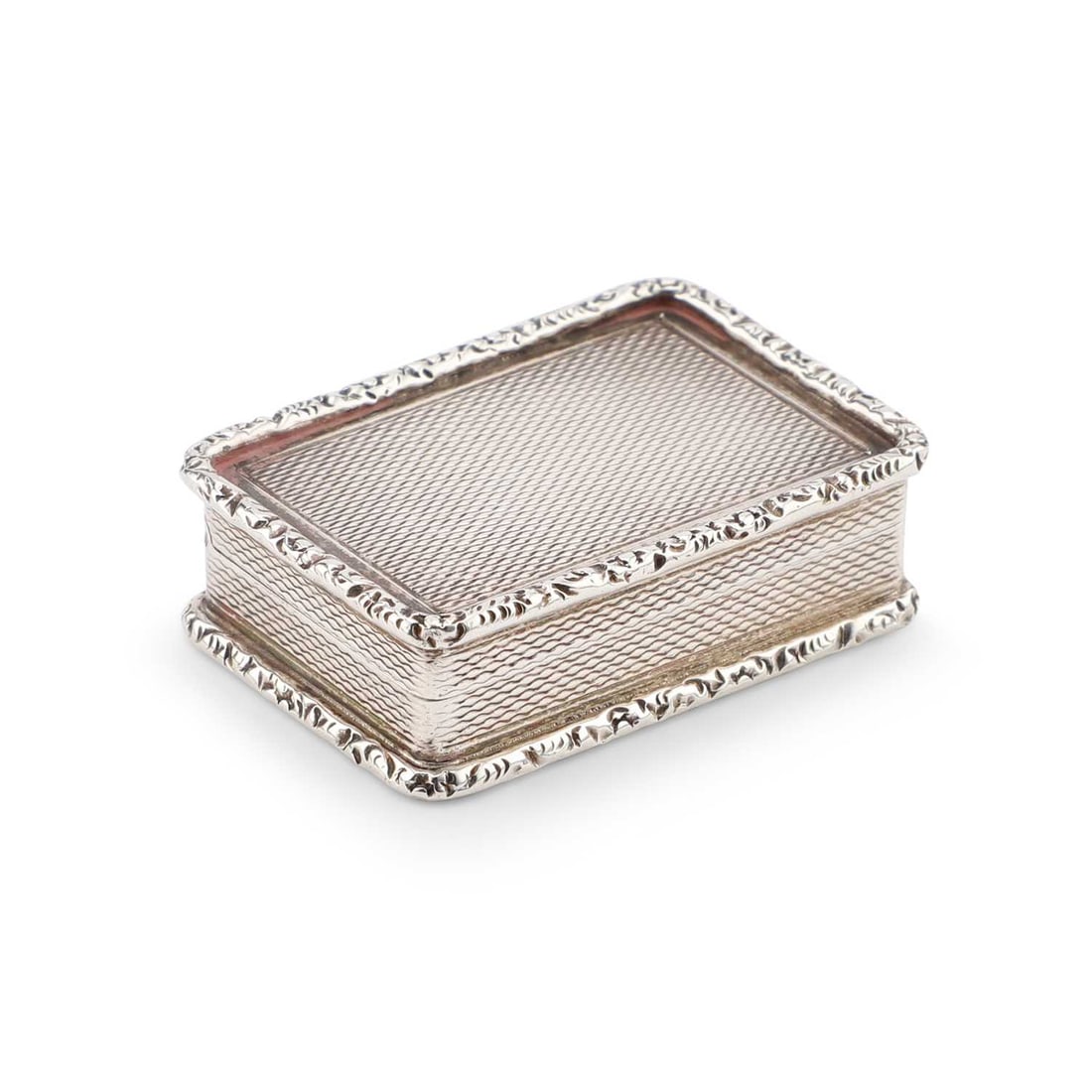 AN ELIZABETH II SILVER PILL BOX (1 of 3)