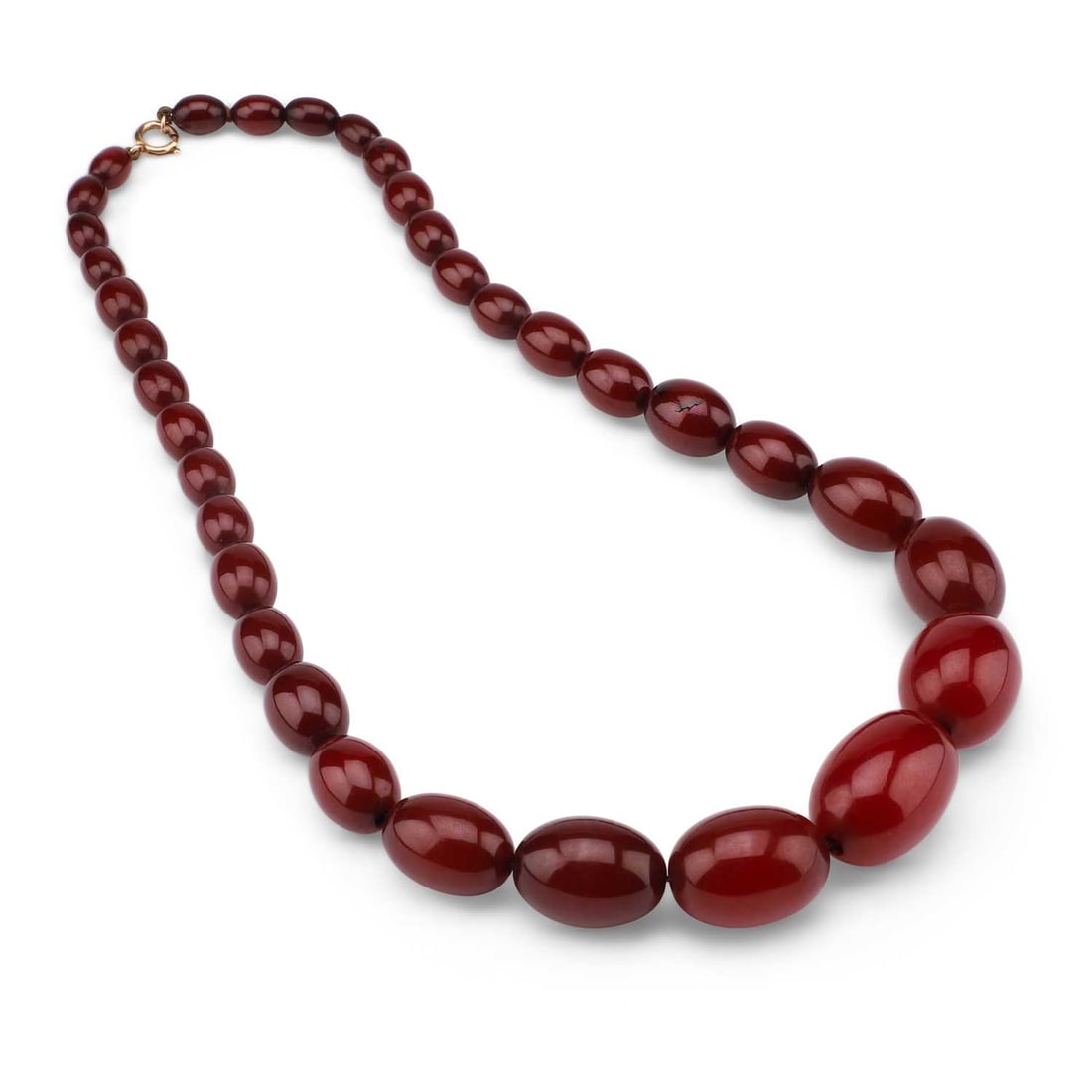 A CHERRY AMBER BAKELITE BEAD NECKLACE (1 of 1)