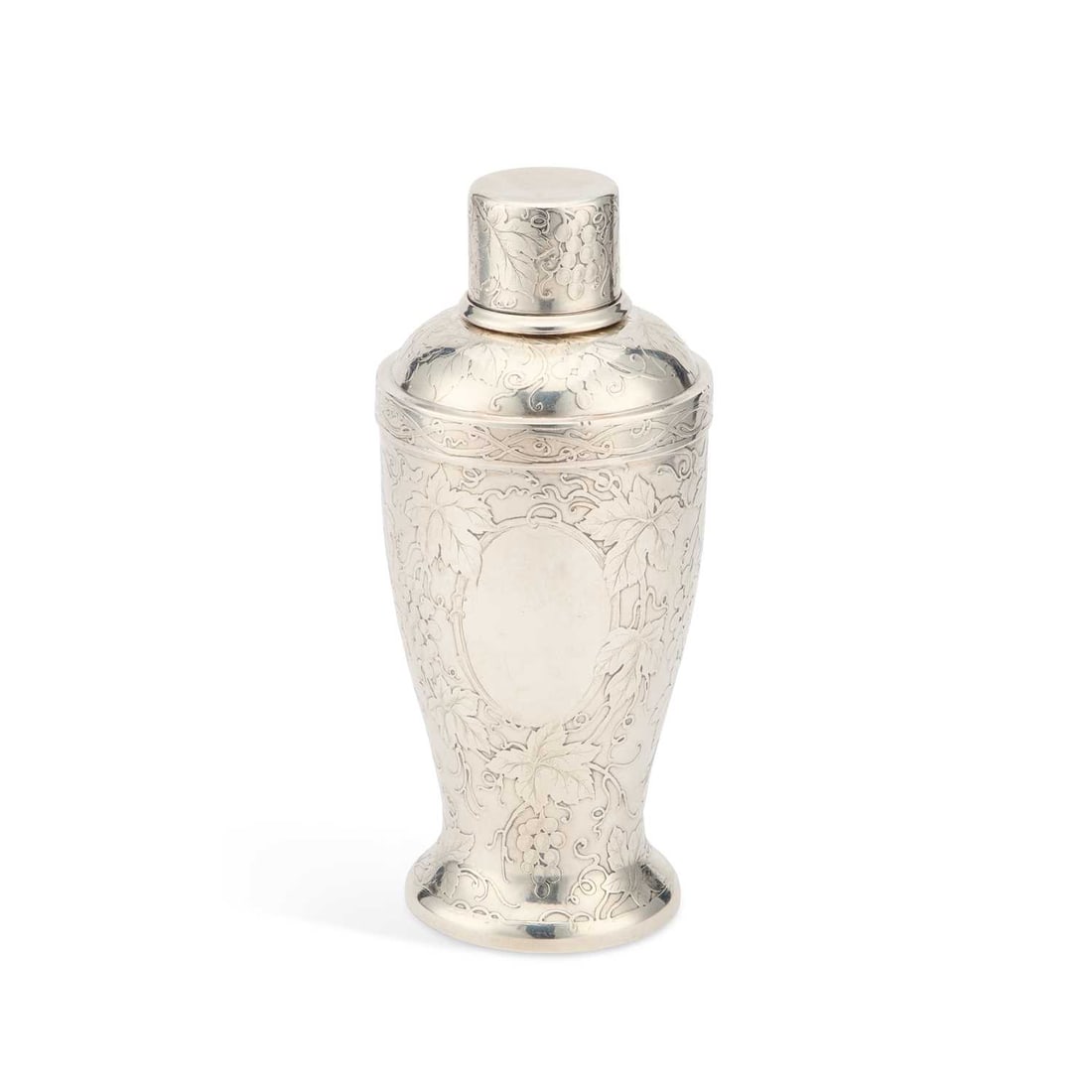 AN AMERICAN STERLING SILVER COCKTAIL SHAKER (1 of 2)