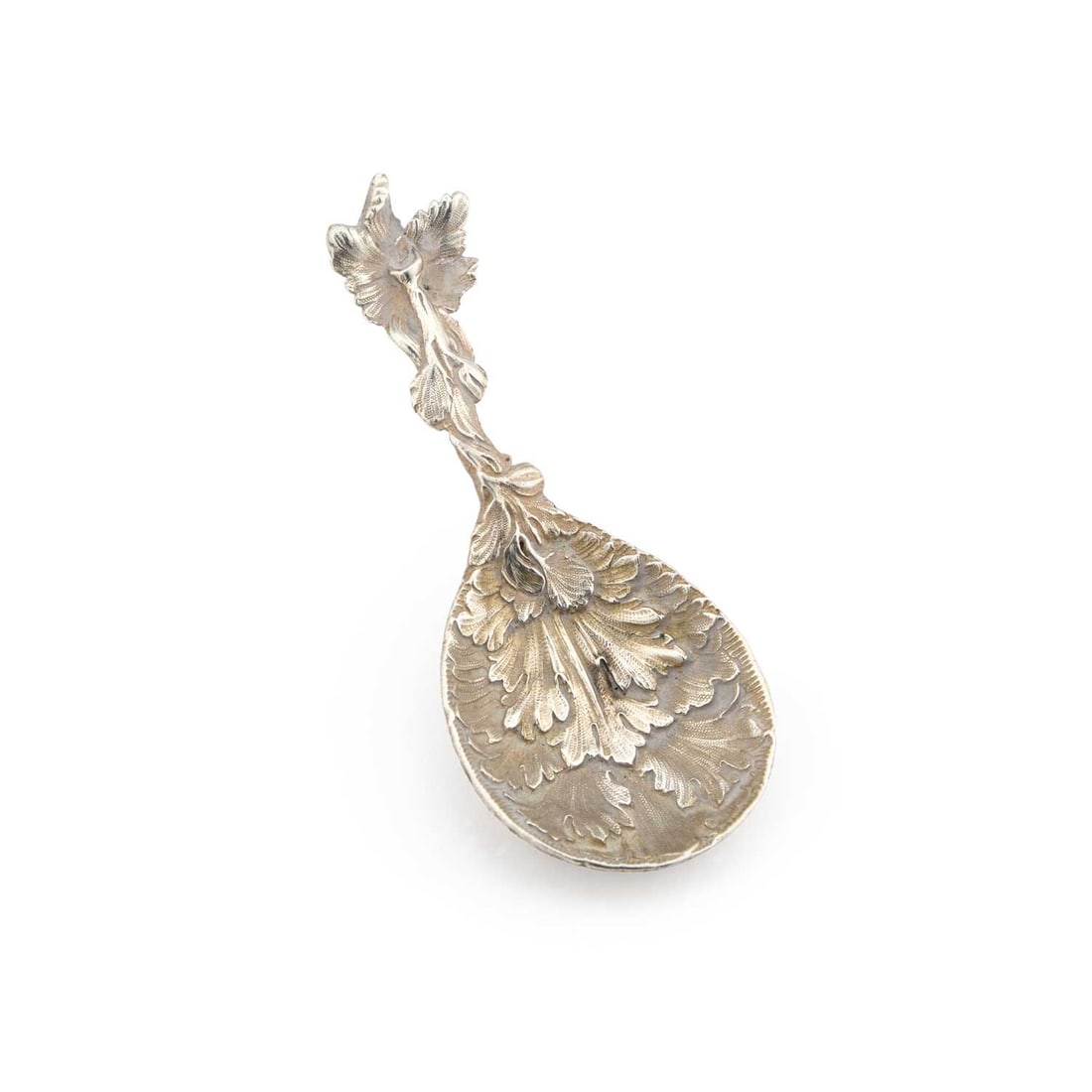 A VICTORIAN SILVER CADDY SPOON (1 of 2)