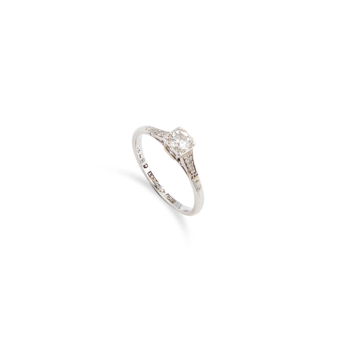 A SOLITAIRE DIAMOND RING (1 of 1)