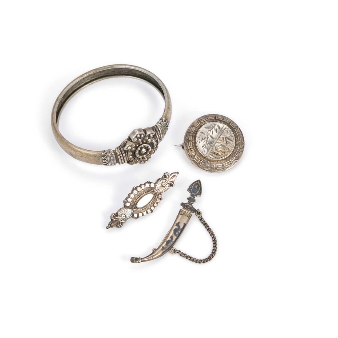 A GROUP OF 19TH CENTURY JEWELLERY (1 of 1)