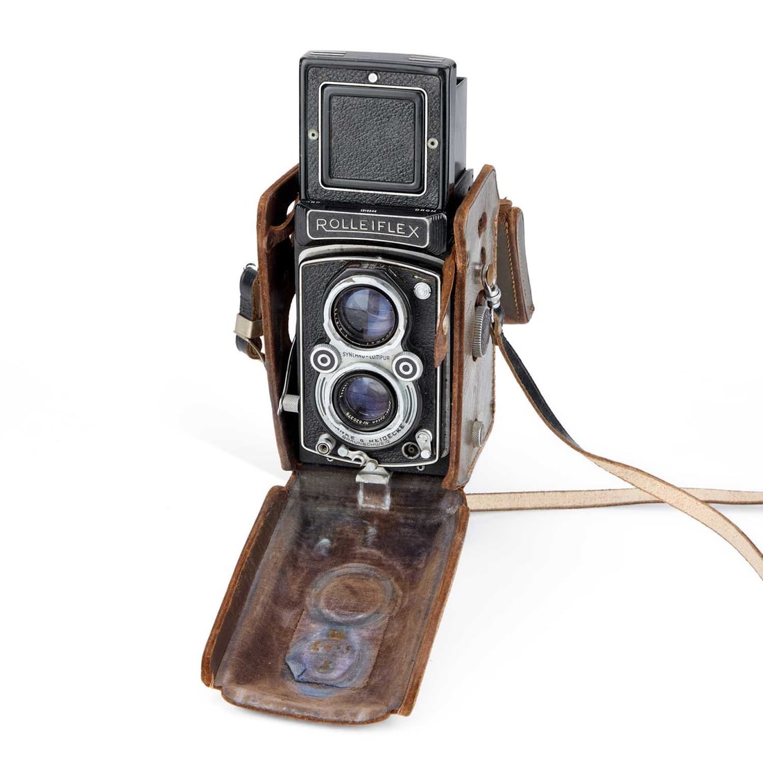 A ROLLEIFLEX AUTOMAT 6X6 MODEL K4A TLR CAMERA: A ROLLEIFLEX AUTOMAT 6X6 MODEL K4A TLR CAMERA serial no.1219844, with a Heidosmat 75mm F/2.8 finder lens no. 603587 above a Zeiss-Opton Tessar 75mm F/3.5 taking lens no. 620378, with an unbranded leat