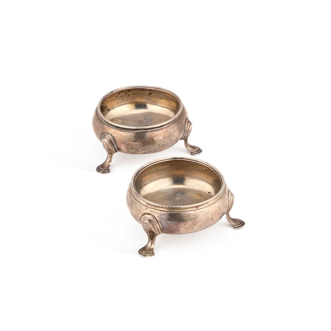 A PAIR OF GEORGE II SILVER SALTS (1 of 2)