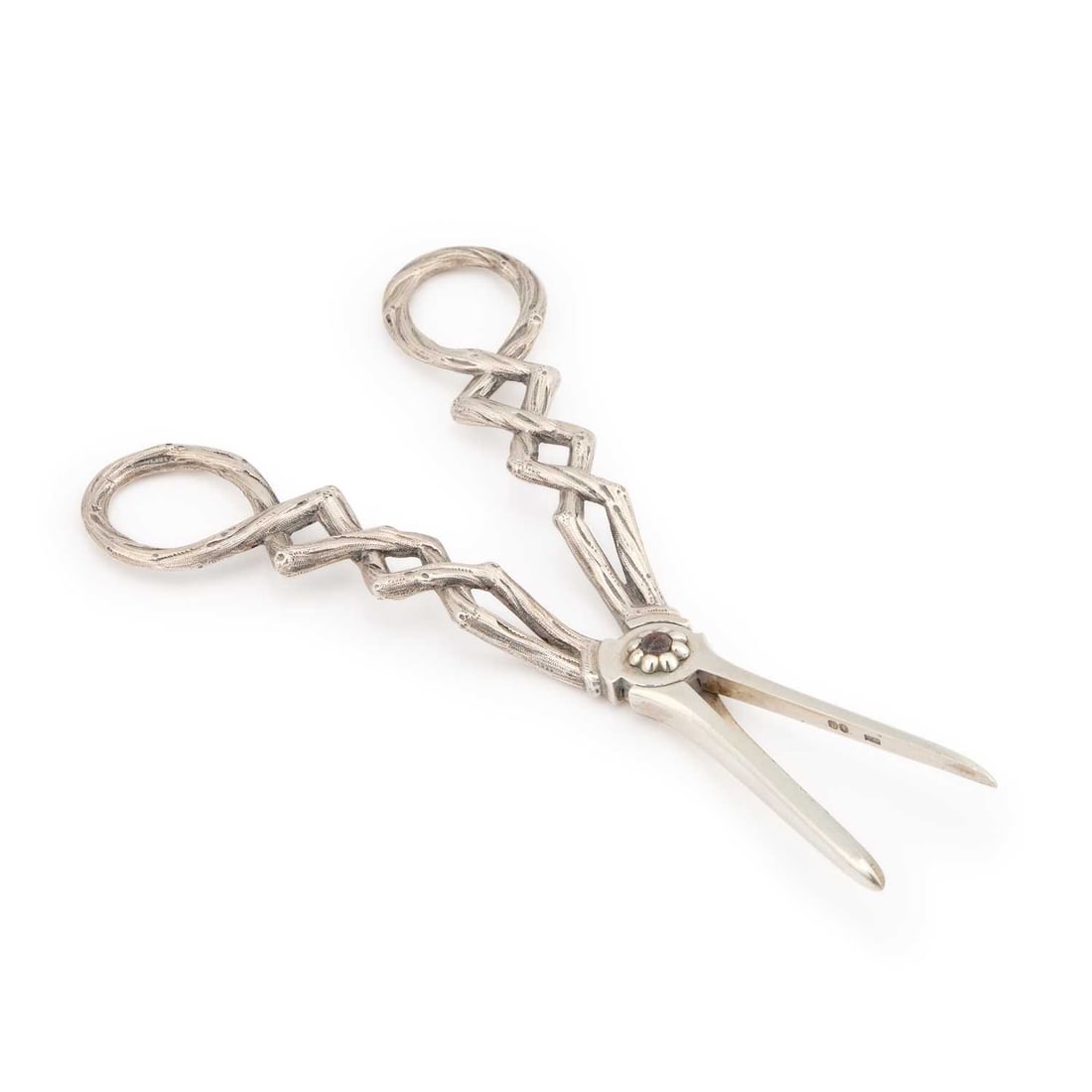 A PAIR OF VICTORIAN SILVER GRAPE SCISSORS (1 of 1)