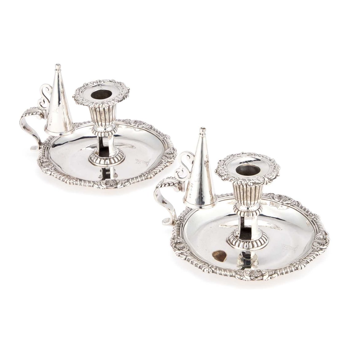 A PAIR OF GEORGE III SILVER CHAMBERSTICKS (1 of 1)