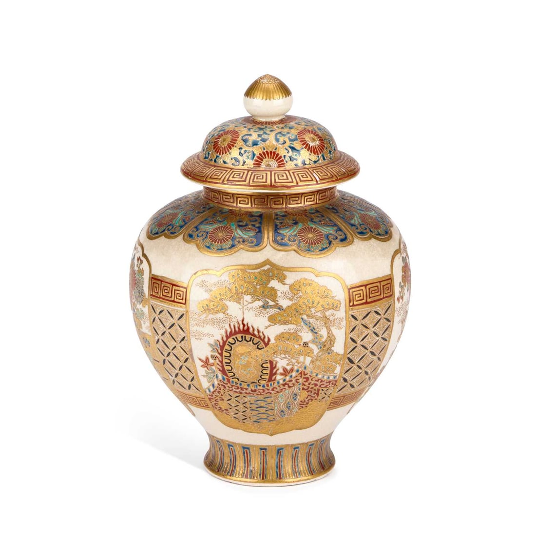 A JAPANESE IMPERIAL SATSUMA VASE AND COVER LATE MEIJI PERIOD (1 of 1)