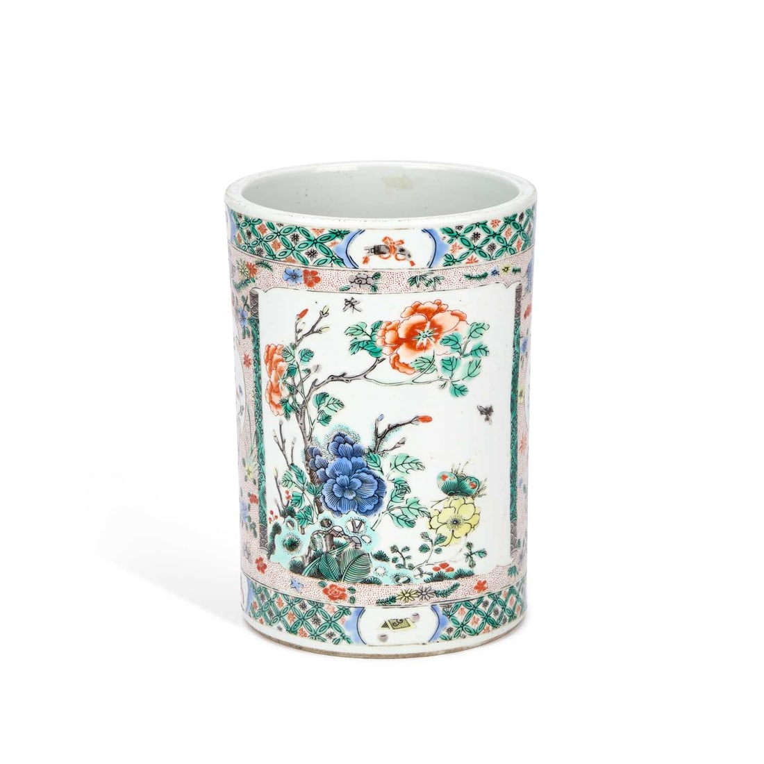 A CHINESE FAMILLE VERTE PORCELAIN BRUSH POT (1 of 2)