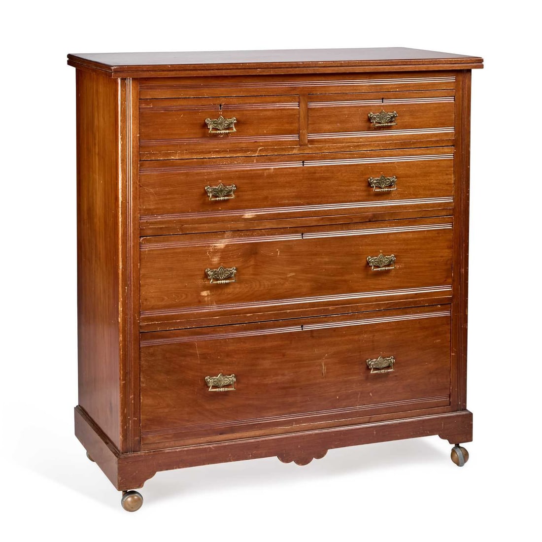 A LATE VICTORIAN MAHOGANY CHEST OF DRAWERS (1 of 1)