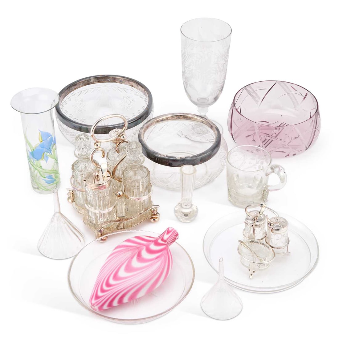 A COLLECTION OF MISCELLANEOUS GLASS (1 of 1)