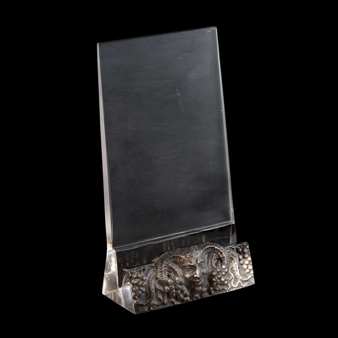 RENÉ LALIQUE (FRENCH, 1860-1945) A 'FAUNE' MENU HOLDER, DESIGNED 1928 (1 of 2)