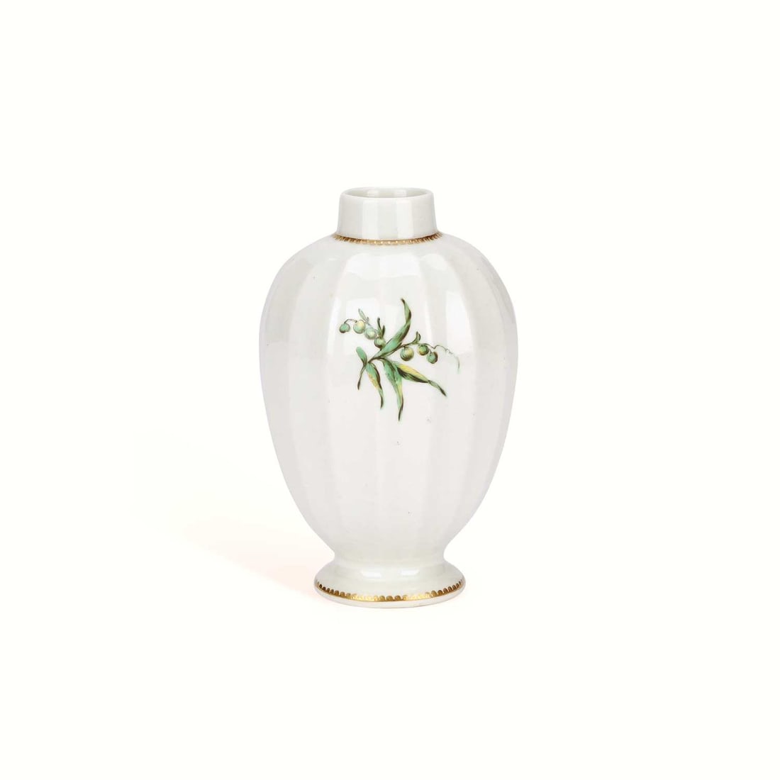 A WORCESTER PORCELAIN TEA CADDY CIRCA 1770: A WORCESTER PORCELAIN TEA CADDY CIRCA 1770 fluted, enamelled in shades of green and yellow fruiting sprigs in the manner of Thomas Hampton, fretted square mark. 12cm high Lacking cover.