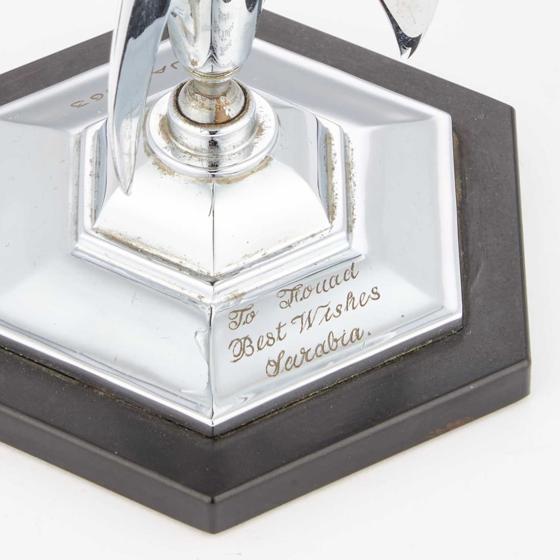 A CHROME ROCKET-SHAPED TABLE LIGHTER - 3