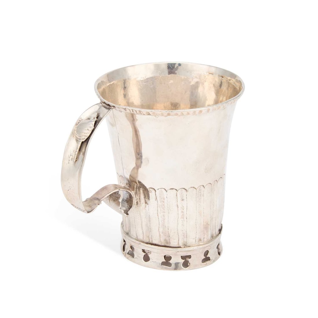 A SILVER MUG PROBABLY SOUTH AMERICAN (1 of 3)