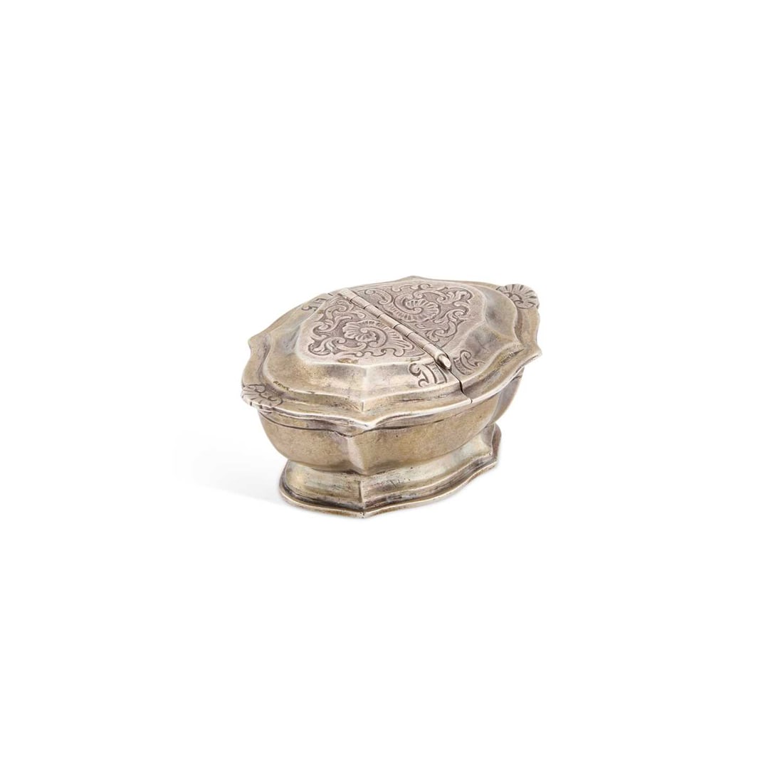 AN 18TH CENTURY GERMAN SILVER DOUBLE SPICE BOX: AN 18TH CENTURY GERMAN SILVER DOUBLE SPICE BOX of lobed oval form, the two hinged covers with chased foliate decoration, on a shaped oval foot. 6.4cm long, 2.1 troy ounces