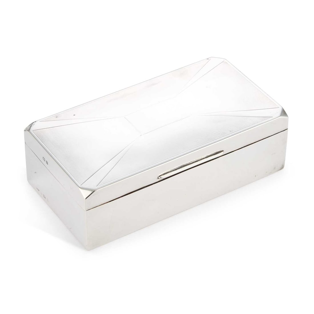 AN ART DECO SILVER CIGARETTE BOX (1 of 2)