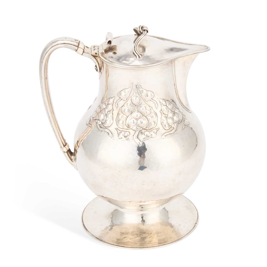 § AN ARTS AND CRAFTS SILVER EWER (1 of 3)