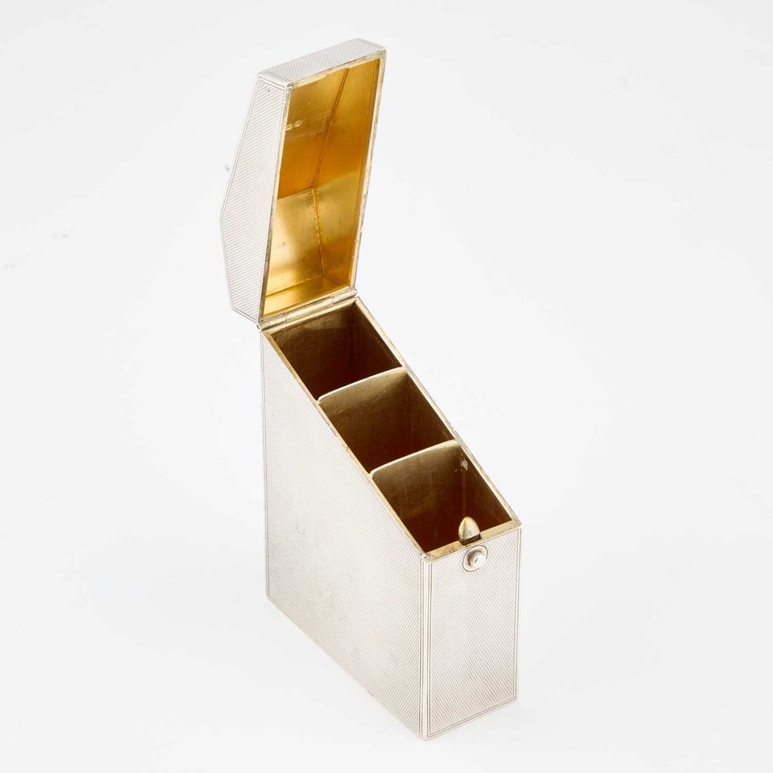 A VICTORIAN ENGINE-TURNED SILVER CASE - 2