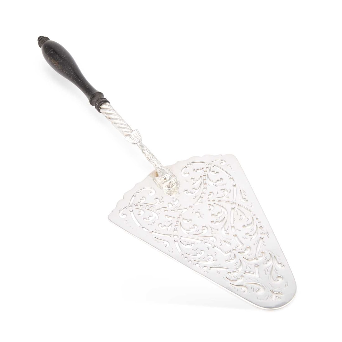 AN EARLY GEORGE III SILVER SERVING SLICE (1 of 2)