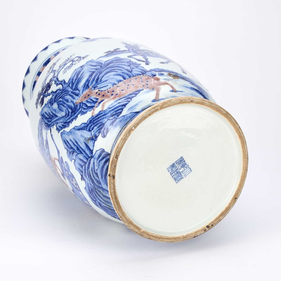 A CHINESE PORCELAIN BLUE AND WHITE JARDINIÈRE (1 of 3)