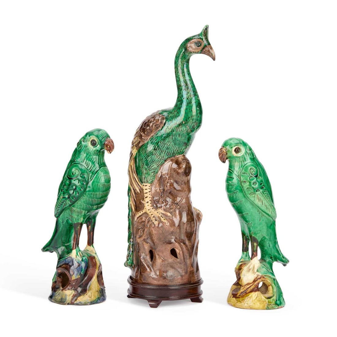 A PAIR OF CHINESE SANCAI GLAZED PARROTS 19TH CENTURY (1 of 1)