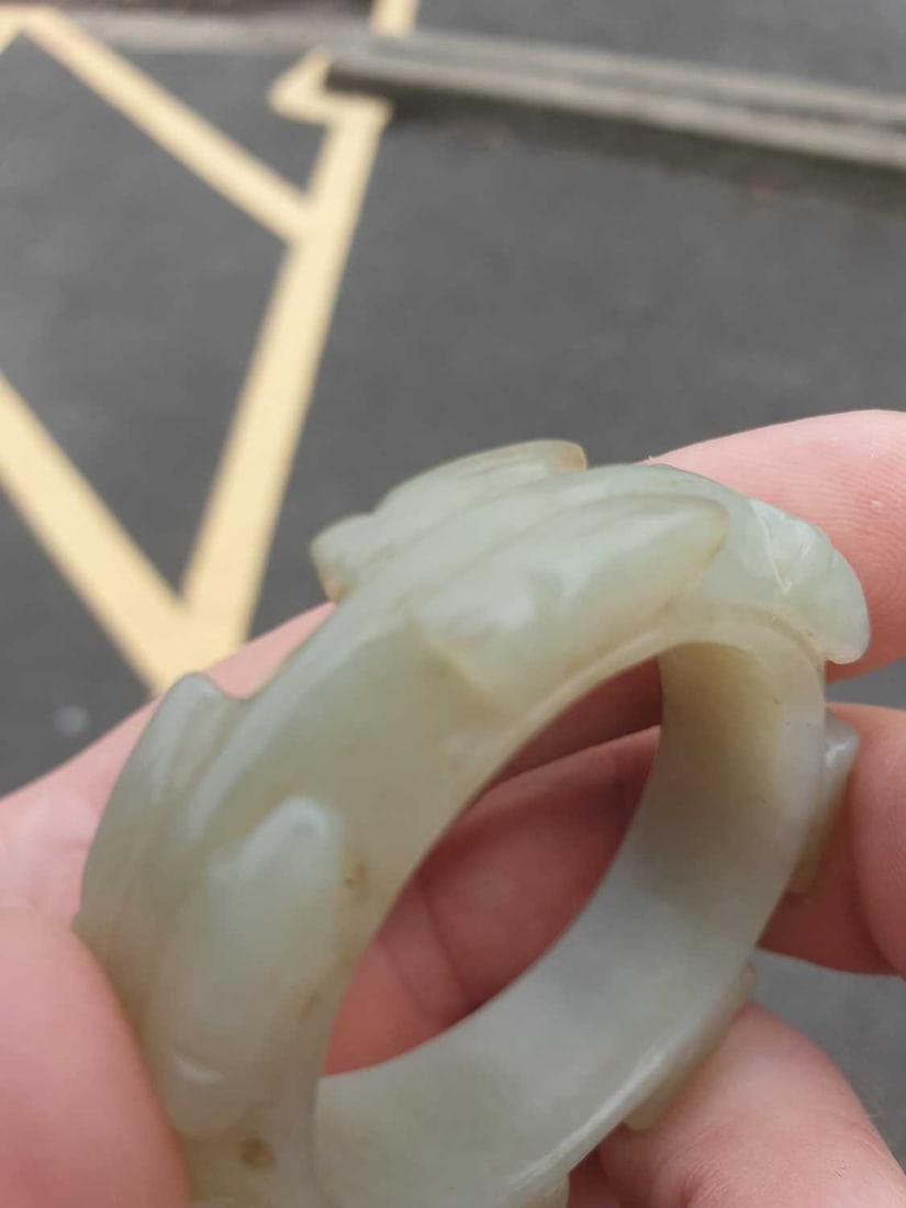 A CHINESE JADE RING - 3