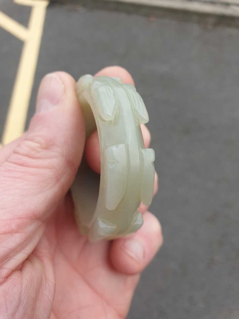 A CHINESE JADE RING - 5