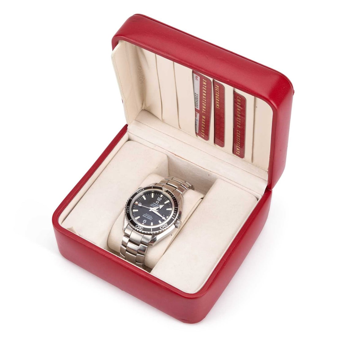 A GENTS STEEL OMEGA SEAMASTER PLANET OCEAN BRACELET WATCH: A GENTS STEEL OMEGA SEAMASTER PLANET OCEAN BRACELET WATCH the circular black dial signed Omega Seamaster Professional Co-Axial Chronometer 600m/2000ft, with luminous baton indices and hands, date