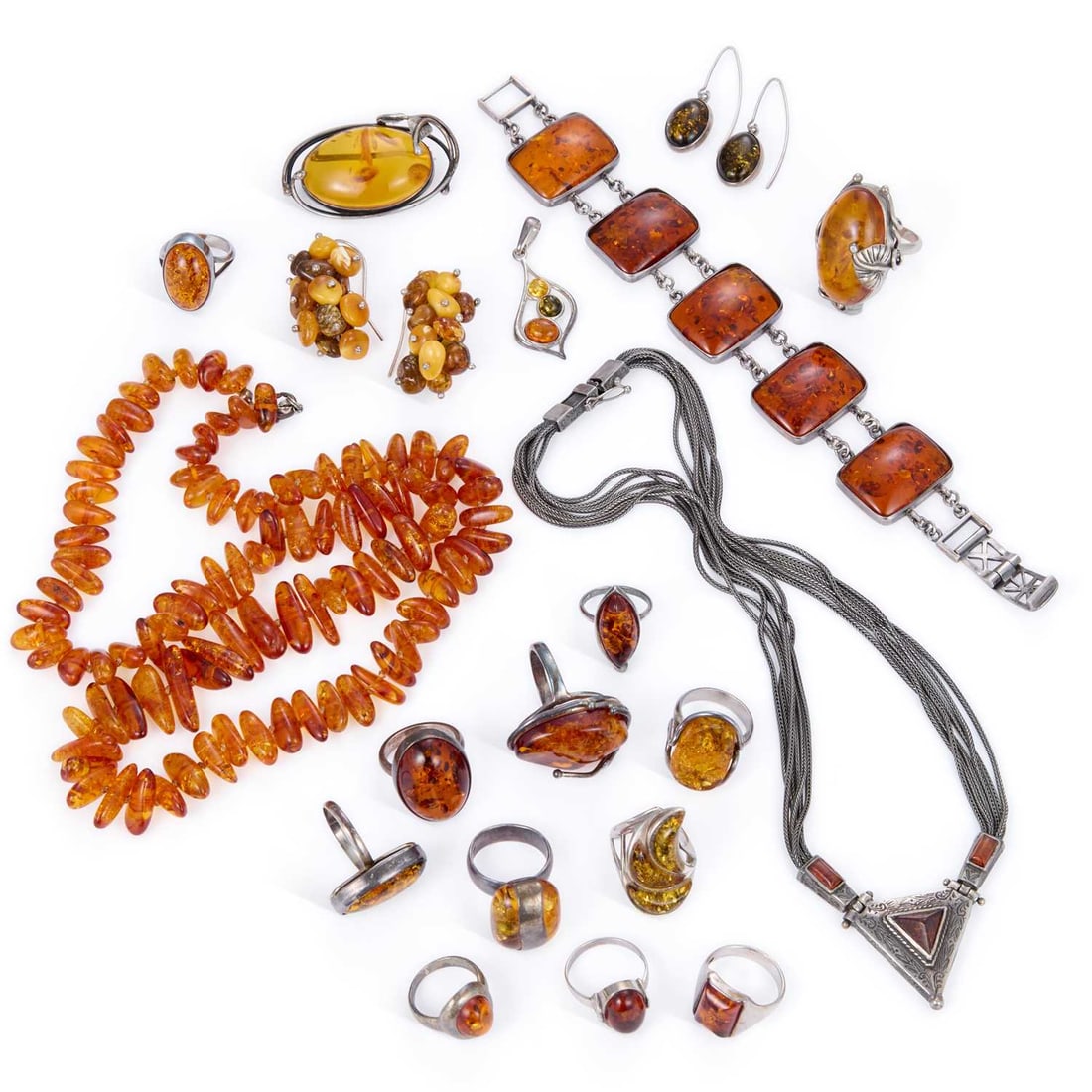 A COLLECTION OF SILVER AND AMBER JEWELLERY (1 of 1)