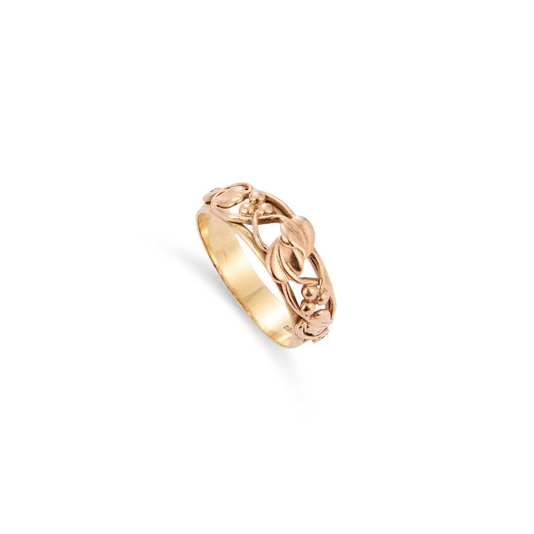 CLOGAU, A 9 CARAT GOLD BAND RING: CLOGAU, A 9 CARAT GOLD BAND RING rose gold trailing vines to a yellow gold band, hallmarked Sheffield 1995. Ring size T1/2, 3.3 grams Good condition