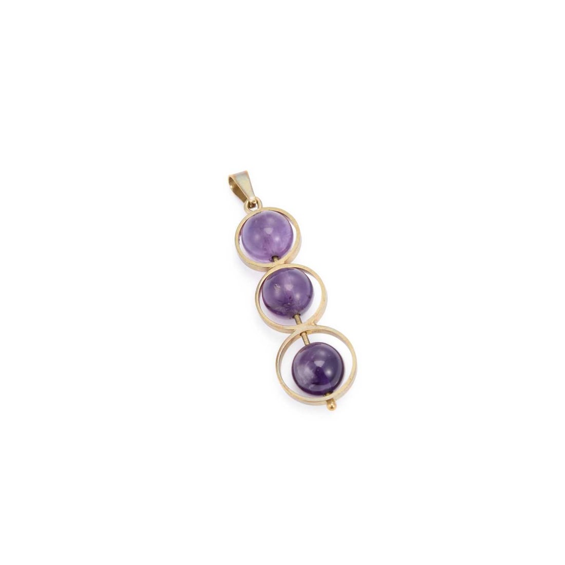 AN AMETHYST PENDANT: AN AMETHYST PENDANT amethyst beads to graduated hoop frames, stamped '333'. 4.5cm long, 4.4 grams Good condition