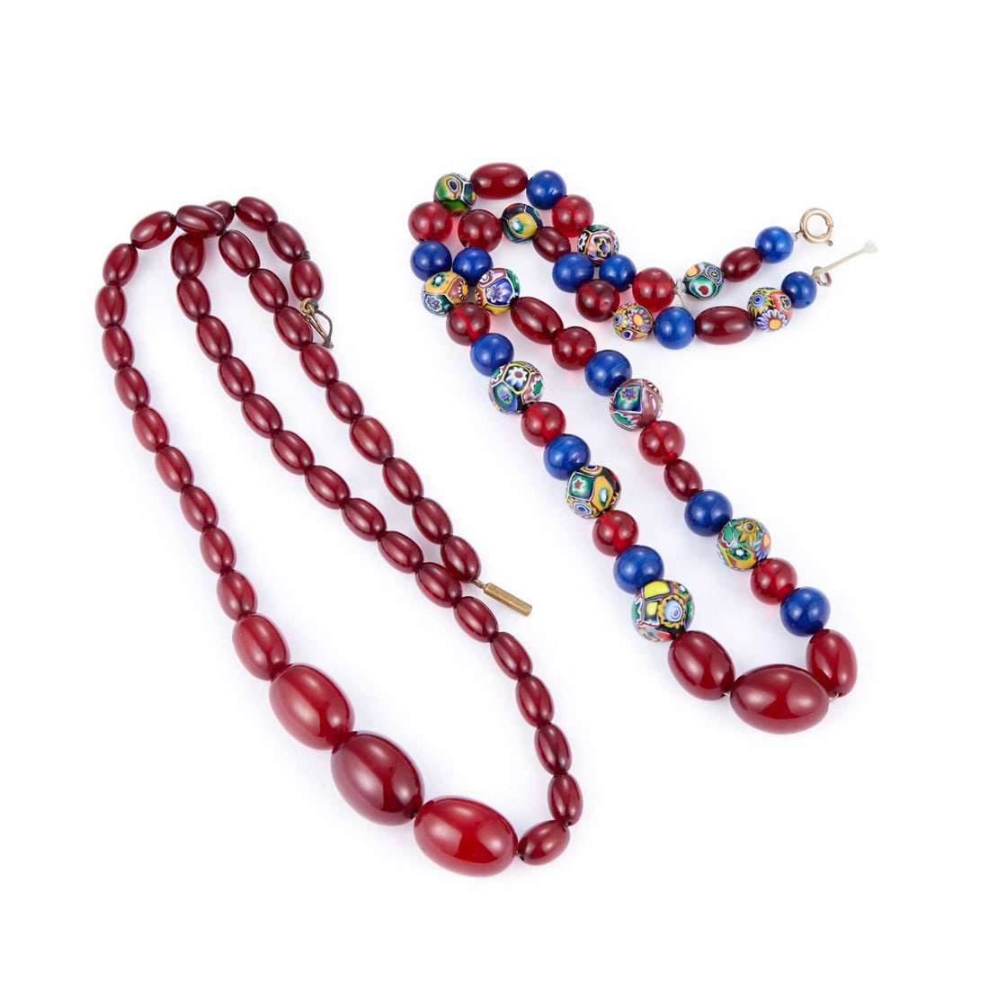 A CHERRY AMBER BAKELITE BEAD NECKLACE (1 of 1)