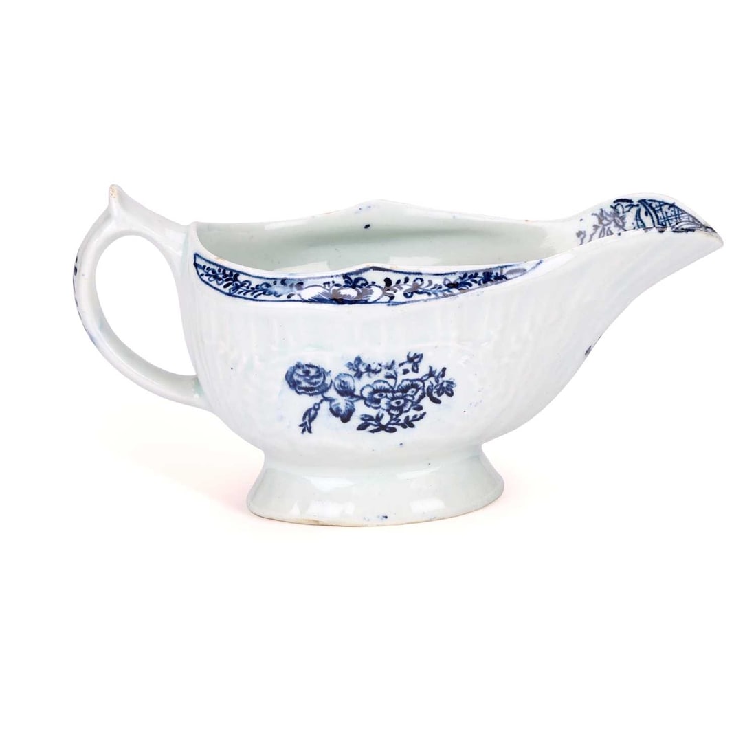 A LOWESTOFT PORCELAIN SAUCEBOAT CIRCA 1770 (1 of 3)