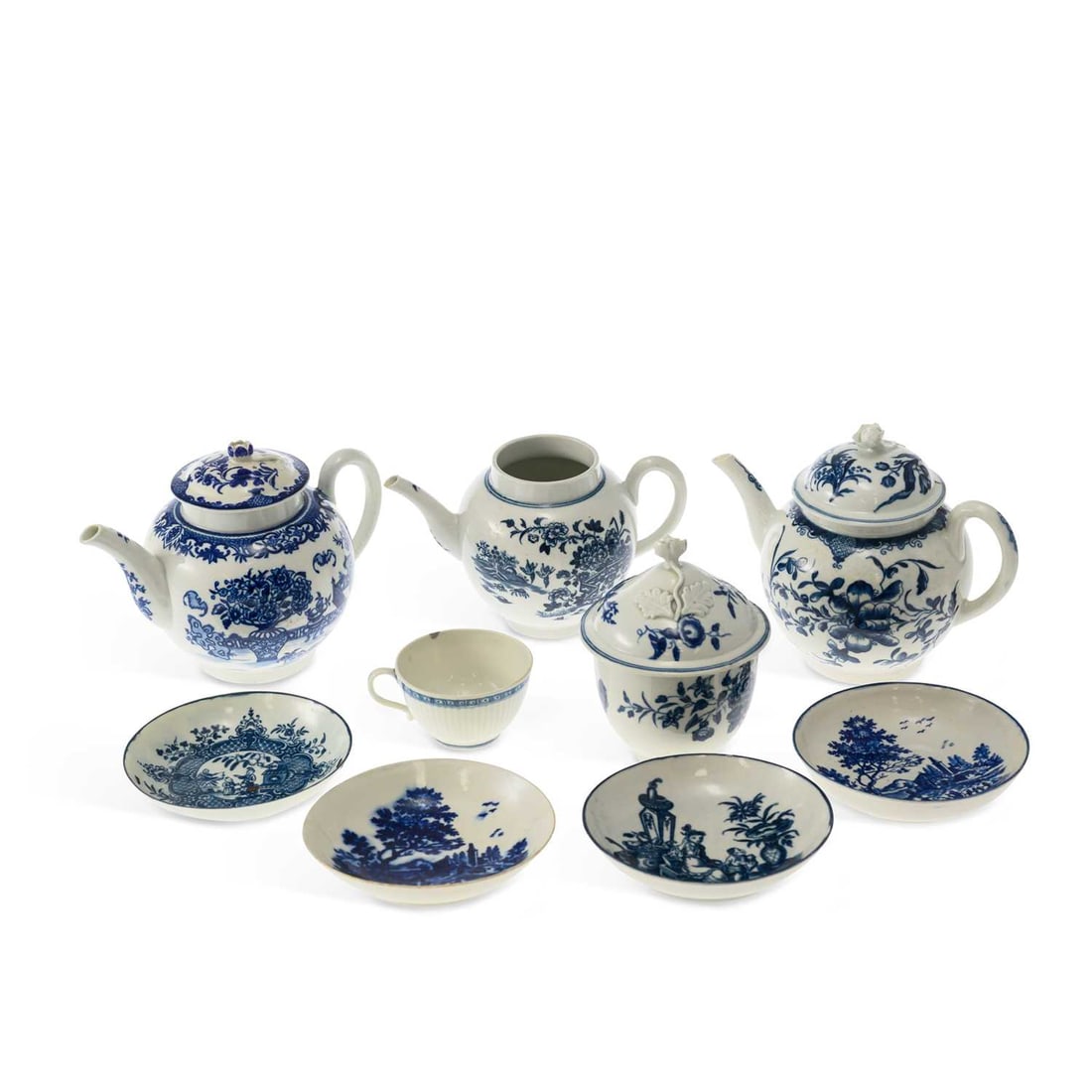 A GROUP OF 18TH CENTURY WORCESTER BLUE AND WHITE PORCELAIN (1 of 2)