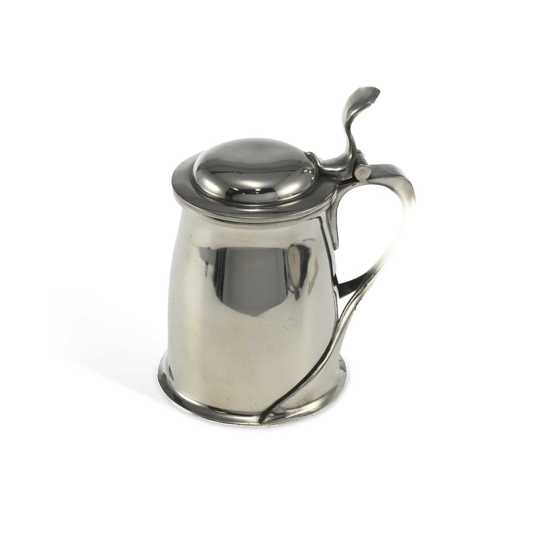 OLIVER BAKER FOR LIBERTY & CO A PEWTER TANKARD: OLIVER BAKER FOR LIBERTY & CO A PEWTER TANKARD no. 066, the body with a flared rim and whiplash scroll handle, with domed hinged cover, stamped marks. 18.5cm high