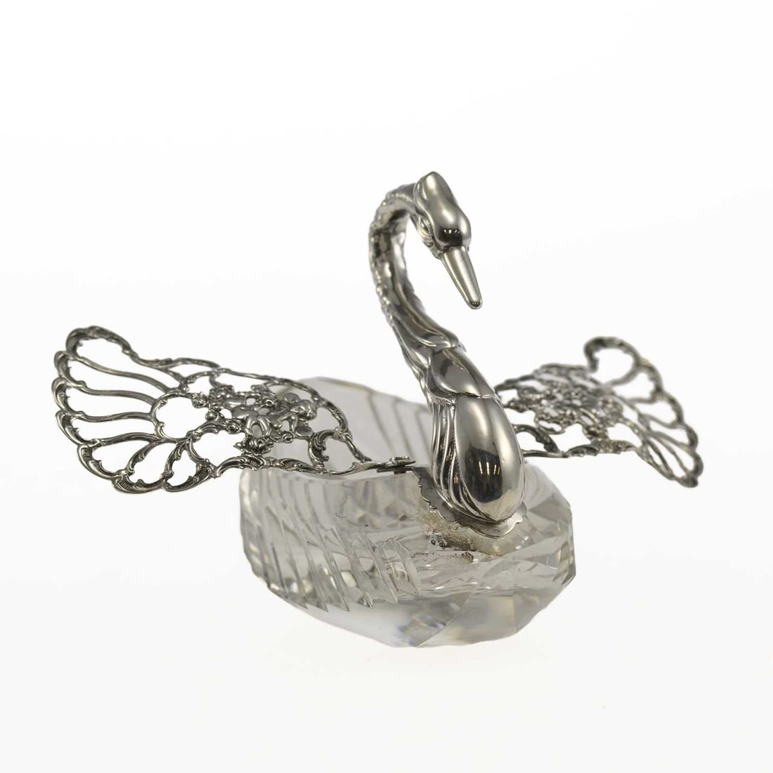 A CONTINENTIAL SILVER-MOUNTED CUT-GLASS DRESSING TABLE BOX - 2