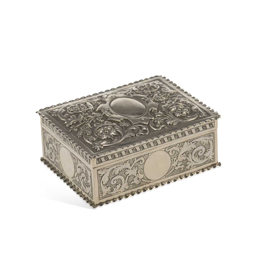 A LATE VICTORIAN SILVER TABLE SNUFF BOX (1 of 5)