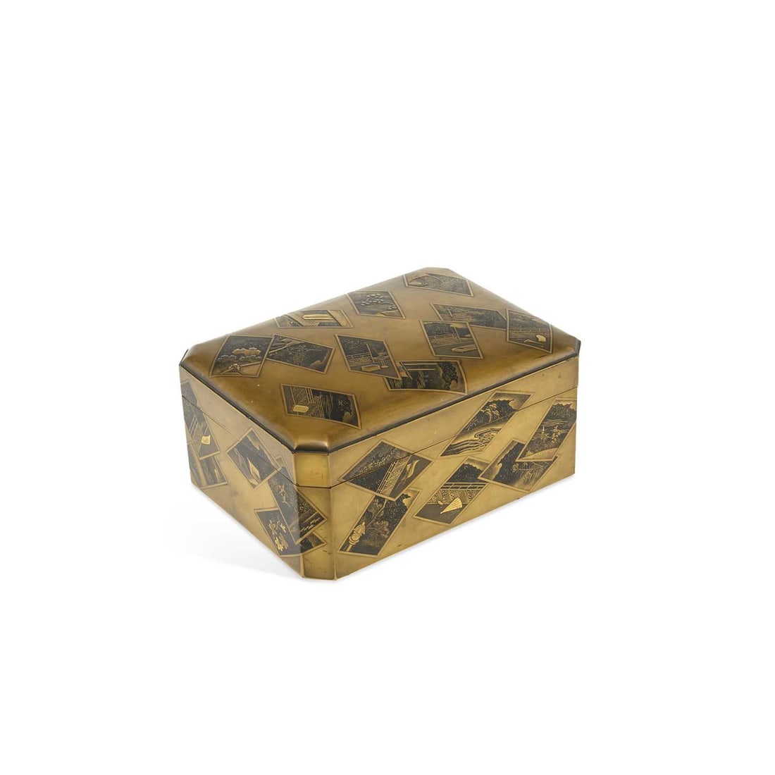 A JAPANESE LACQUER BOX MEIJI PERIOD (1 of 2)