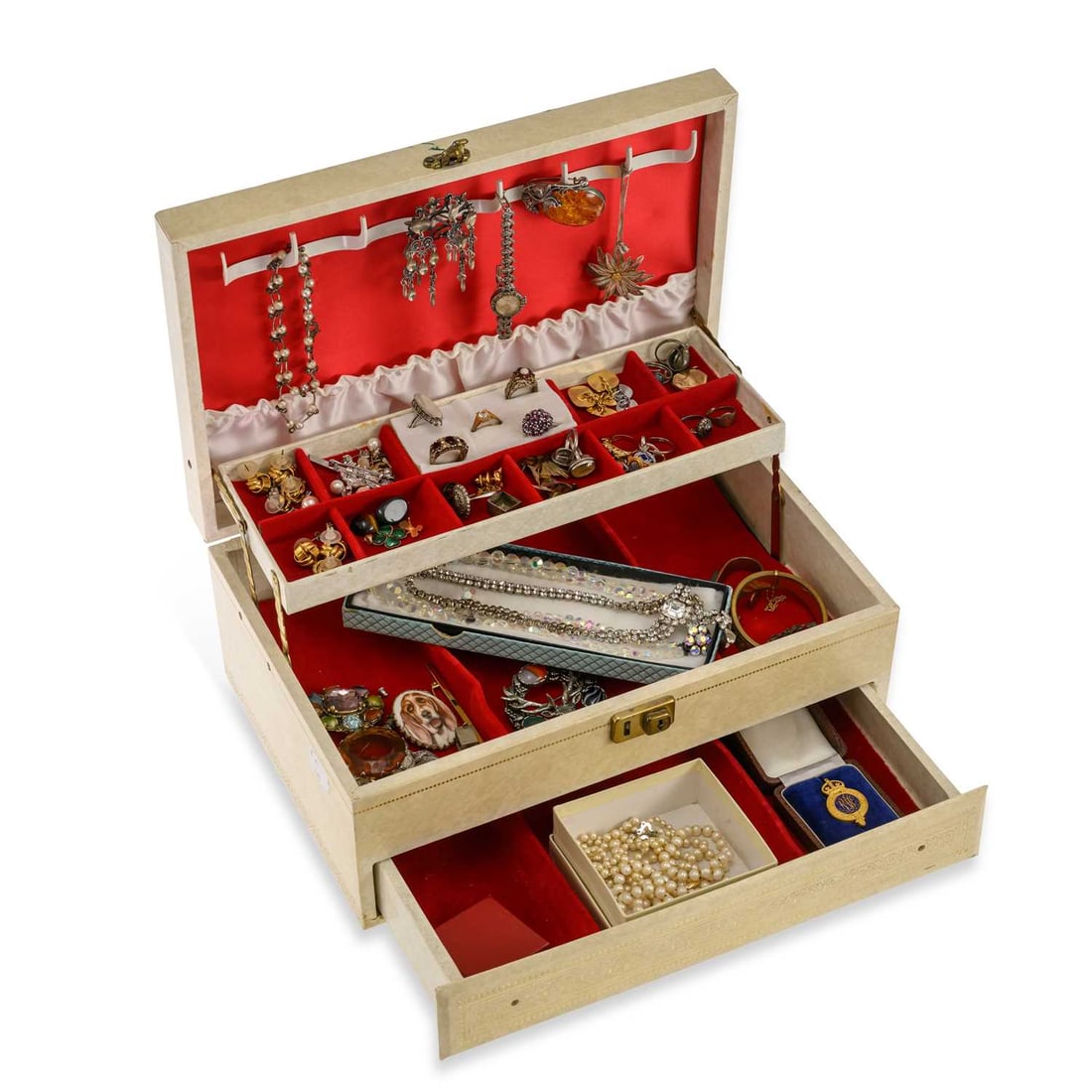 A GROUP OF SILVER JEWELLERY AND COSTUME JEWELLERY: A GROUP OF SILVER JEWELLERY AND COSTUME JEWELLERY including a garnet and opal floral cluster ring, stamped 'SILVER'; a Lady's silver marcasite-set bracelet watch; an octagonal locket pendant, stamped