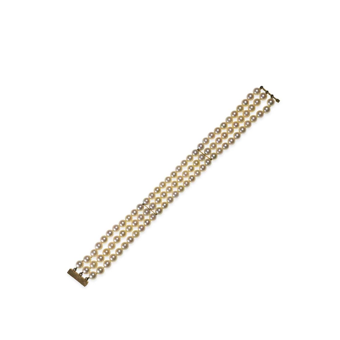 A GOLD CULTURED PEARL BRACELET: A GOLD CULTURED PEARL BRACELET three rows of uniform cultured pearls tied by bar links, with a textured clasp, hallmarked. 18cm long, 1.5cm, 21 grams