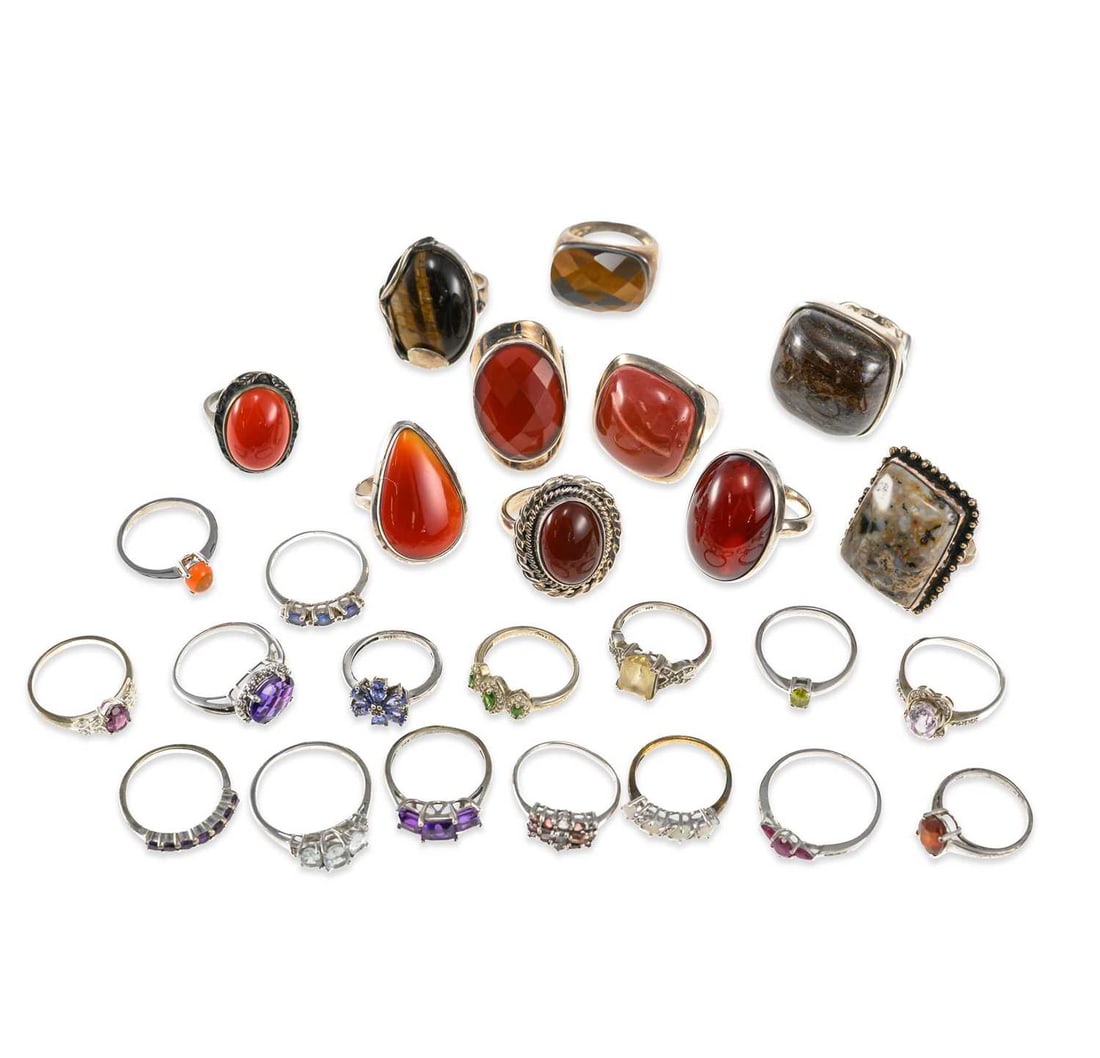 A GROUP OF GEM-SET RINGS (1 of 1)