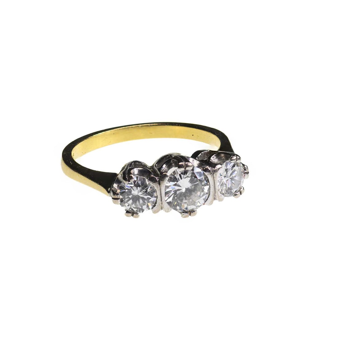AN 18 CARAT GOLD DIAMOND THREE STONE RING: AN 18 CARAT GOLD DIAMOND THREE STONE RING graduated round brilliant-cut diamonds in claw settings, hallmarked Birmingham. Estimated total diamond weight 1.5 carat, ring size S, 5.8 grams Good conditio