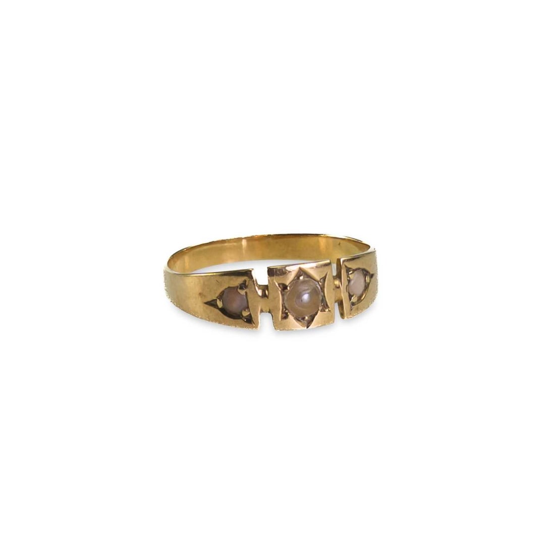 A LATE VICTORIAN 15CT GOLD AND SEED PEARL RING: A LATE VICTORIAN 15CT GOLD AND SEED PEARL RING the three seed pearls star-set within square panels, stamped ‘15CT’. Ring size P, 2 grams