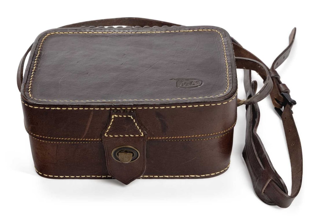 A PINTAIL LEATHER CASED SPORTING DRINKS SET (1 of 3)