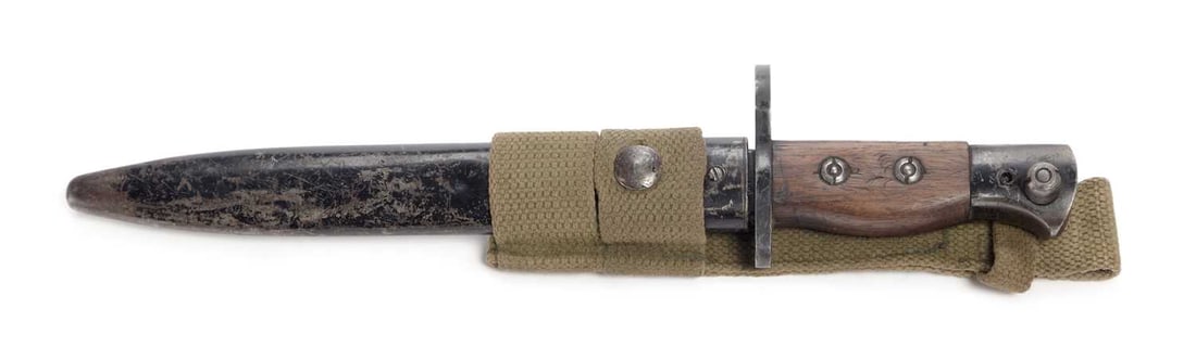 A LEE-ENFIELD NO. 5 MK. I 'JUNGLE CARBINE' BAYONET (1 of 3)