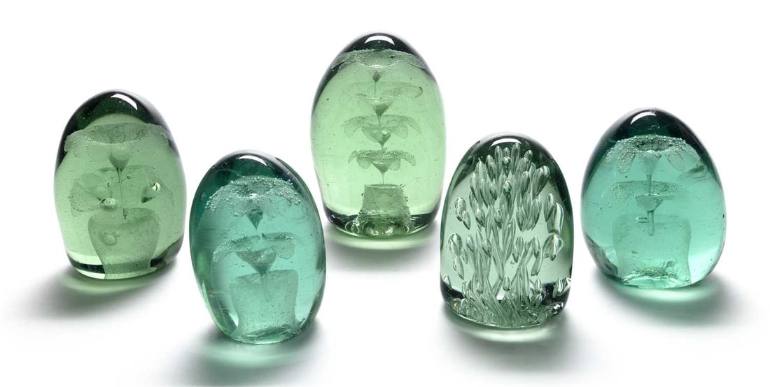 A GROUP OF CASTLEFORD GLASS DUMPS 19TH CENTURY (1 of 1)