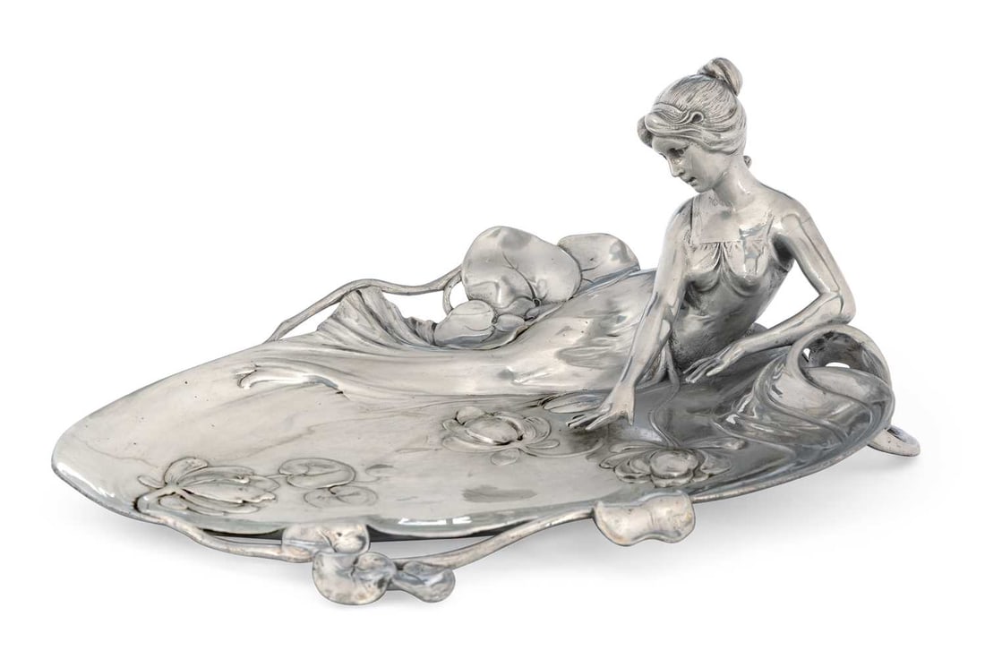 A WMF ART NOUVEAU PEWTER CARD TRAY CIRCA 1900 (1 of 2)