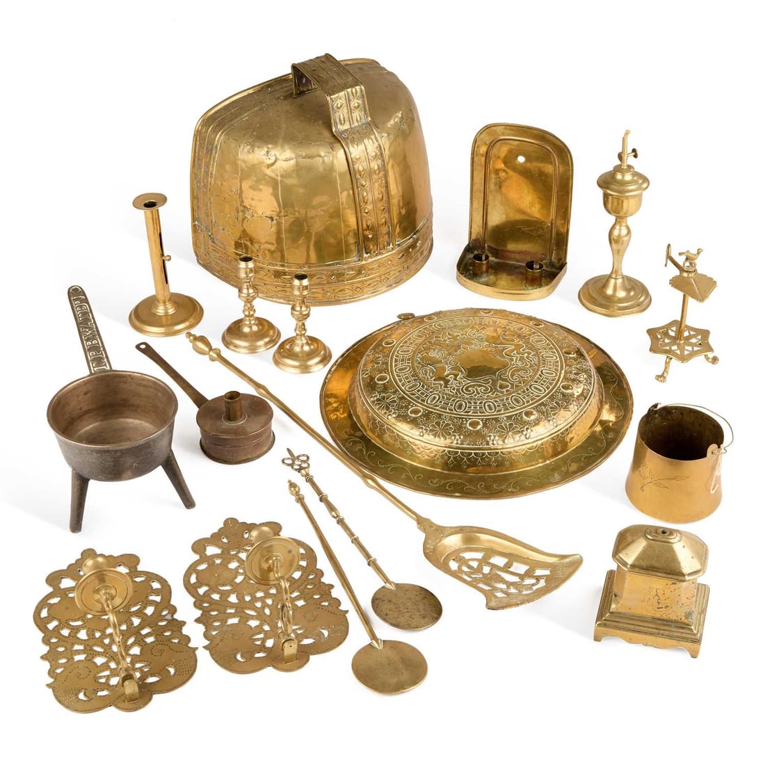 A COLLECTION OF METAL WARES: including a bronze tripod skillet by T.P.B. Water III, a pair of brass wall sconces, etc. (Qty) Skillet 38cm long