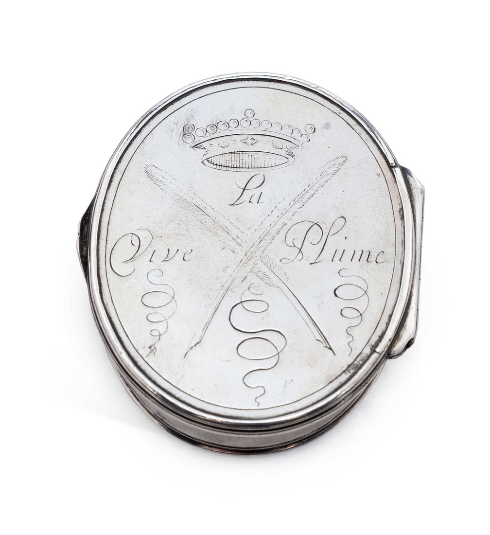 A SILVER SNUFF BOX LATE 18TH/ EARLY 19TH CENTURY (1 of 2)